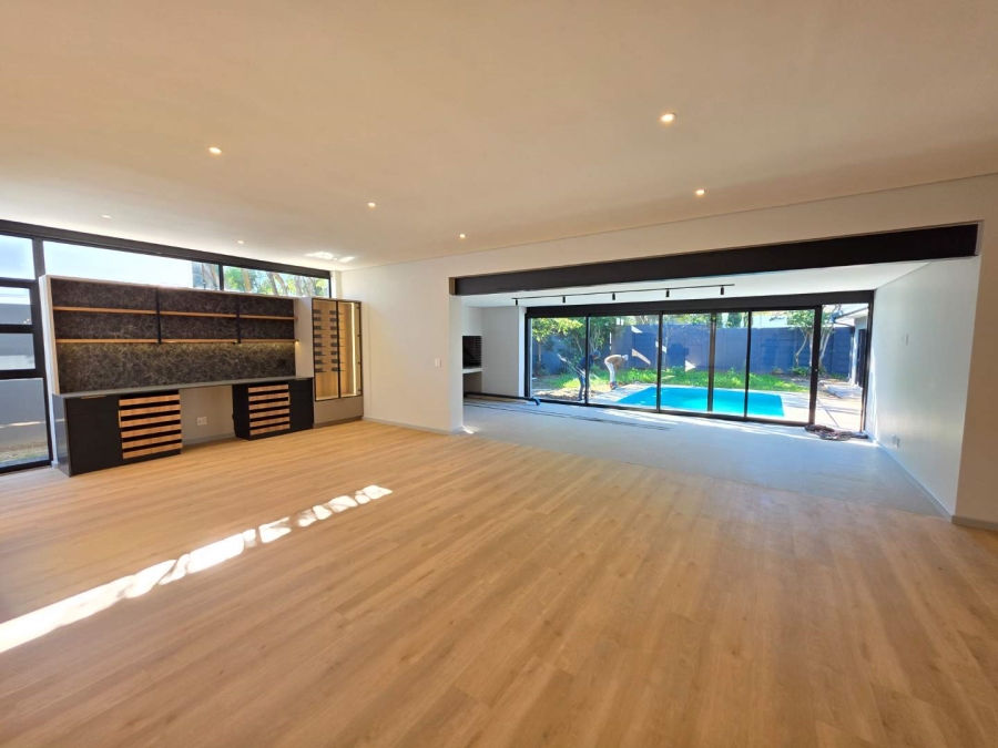 6 Bedroom Property for Sale in Die Boord Western Cape